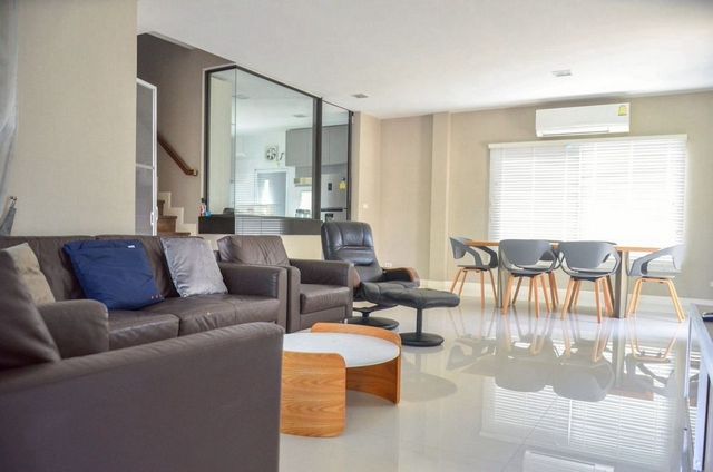 ขายบ้านหรู #ติดทะเลสาบ 15.5 ล้าน 130 ตรว. #สีวลี #เลควิว บ้านหลังใหญ่ ฟังก์ชันครบ พร้อมเฟอร์และเครื่องใช้ไฟฟ้าครบชุด เข้าอยู่ได้ทันที