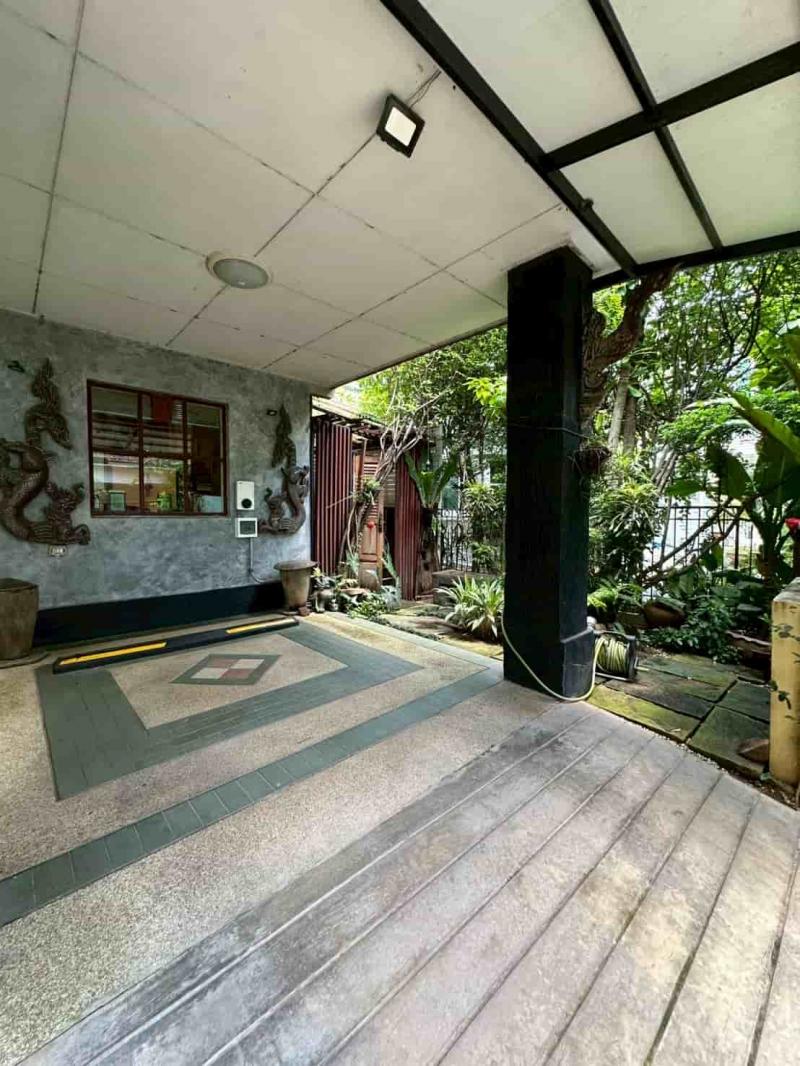 Best Deal in the Project! Single House for Sale at Nantawan Watcharaphon