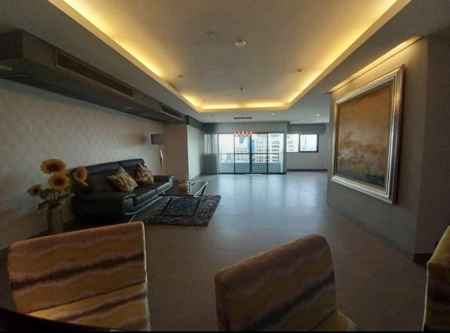 ขายคอนโด 3 ห้องนอน Sathorn Garden Condominium พื้นที่ 230 ตร.ม. ชั้น 32 วิวสวนลุมพินี ใจกลางสาทร