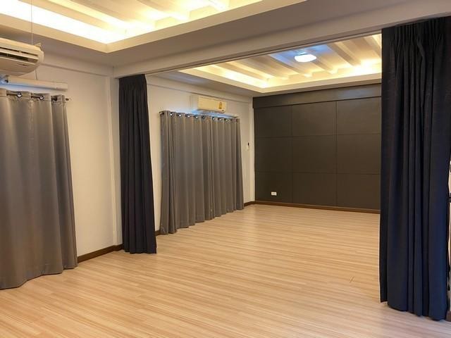 ให้เช่าอาคารพาณิชย์ 4.5 ชั้น 2 คูหา 24 ตรว. ซ.ลาดพร้าว 128ทับ4 ใกล้ MRT ลาดพร้าว 101