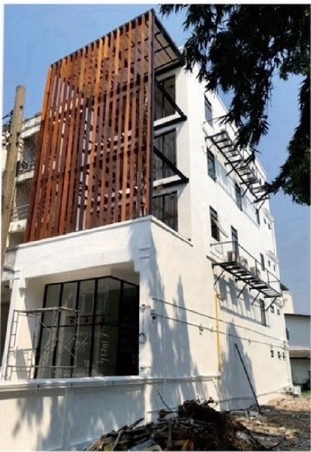 รร.นานาชาติ แองโกล สิงคโปร์ 600 ม. 5ห้องเก็บของ 9น้ำ  10แอร์ BTSบางจาก 500 ม. สุขุมวิท58-64  ให้เช่าโฮมออฟฟิศ 5 ชั้น 362ตร.ม. 20ตร.วา.