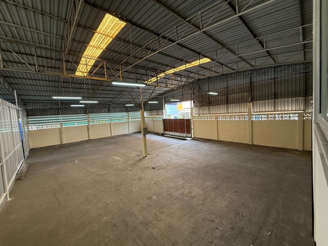 ให้เช่าโกดัง พร้อมออฟฟิศ ขนาด โกดัง 360 ตร.ม. ถ. ฉลองกรุง ลำปลาทิว ลาดกระบัง