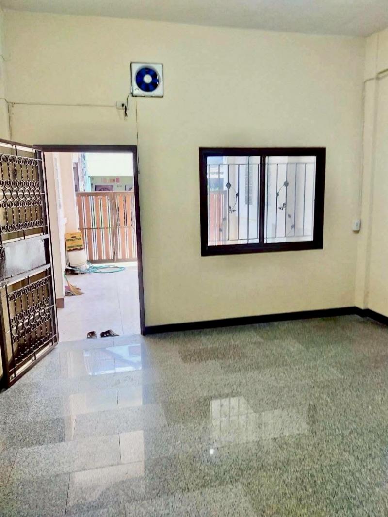 ไทวัสดุ พระราม2 1กม.ให้เช่าทาวน์โฮม 3 ชั้น 18 ตร.วา. 210 ตร.ม.เซ็นทรัล พระราม 2 2.9 กม.  2นอน 2น้ำ  MRT หลักสอง ถ.พระราม 2