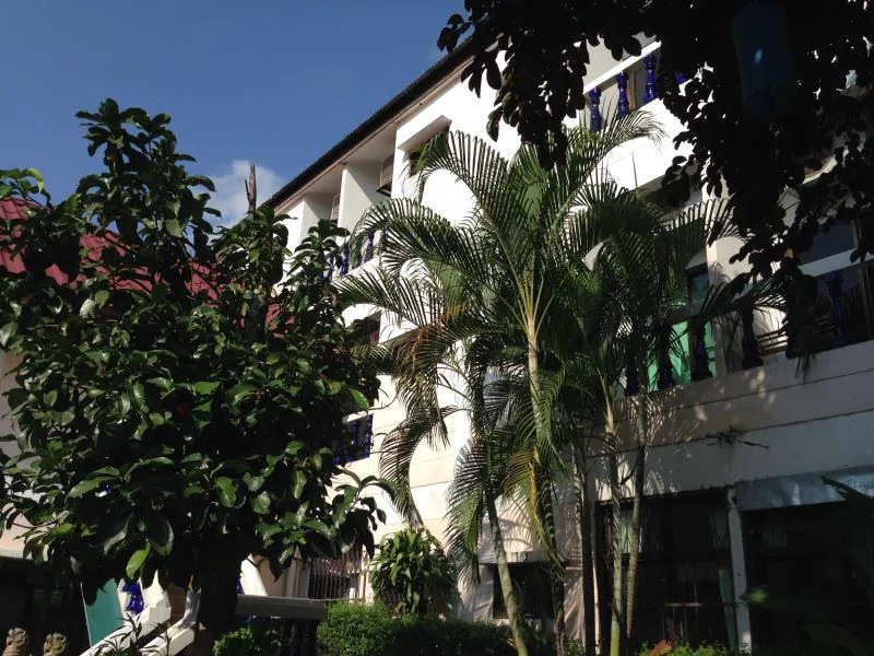 ขายโรงแรมสุดคุ้ม ใจกลางเชียงใหม่ โรงแรมพร้อมดำเนินกิจการ ใกล้ถนนคนเดินวัวลาย