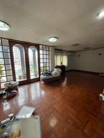 ขายอาคารพาณิชย์ 4 ห้อง ตีทะลุติดกัน 6 ชั้น (รวมดาดฟ้า) รวมเนื้อที่ 96 ตรว. พื้นที่ใช้สอยถึง 2,400 ตรม. เดินไป ICONSIAM และ ICS Mall