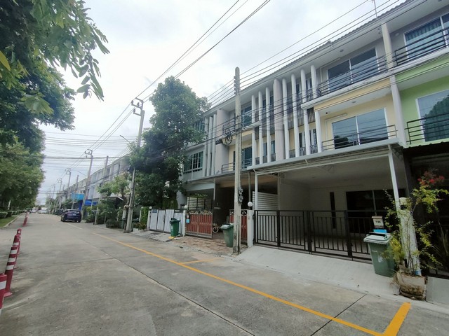 ขายพร้อมผู้เช่าทาวน์โฮม 3 ชั้น ม.วิสต้า ปาร์ค พระราม 2 Renovate ใหม่