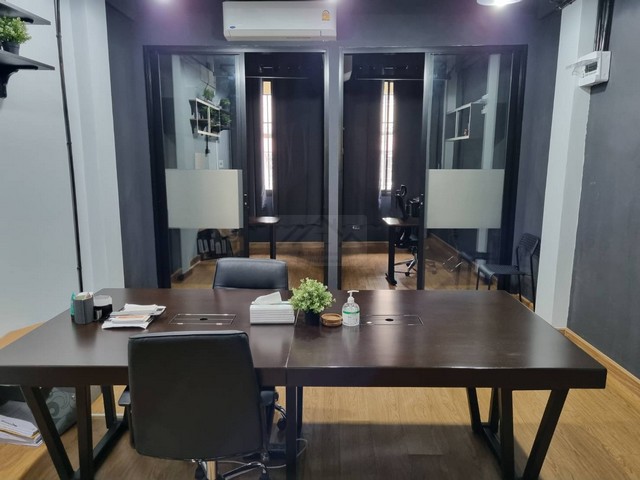 ให้เช่าโฮมออฟฟิศ 3 ชั้น พื้นที่รวม 123 ตรม. ถนนบำรุงเมือง ใกล้ MRT สามยอด รีโนเวทภายในใหม่ รองรับพนักงานได้ถึง 25 คน