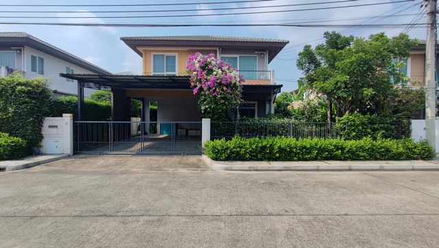 ขายบ้านมัณฑนา เลค วัชรพล บิ้วเฟอร์ครบ คุณภาพจาก แลนด์ แอนด์ เฮ้าส์ แต่งพร้อม