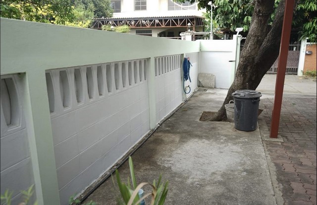 ขายบ้านเดี่ยว 2 ชั้น ซอยแจ้งวัฒนะ 14 พื้นที่ 96 ตรว. ใกล้สถานีรถไฟฟ้าสายสีชมพู พร้อมอยู่ ราคาพิเศษ