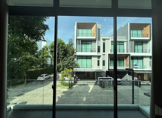 ให้เช่าทาวน์โฮม 4 ชั้น 230 ตรม. Nirvana Define ศรีนครินทร์-พระราม 9 พร้อมเฟอร์นิเจอร์