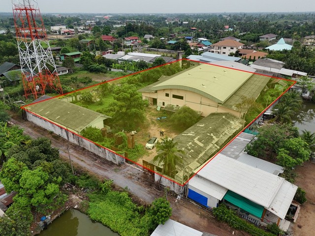 โกดัง - พท. 1083 ตรว. 70000 B. ไม่ไกลจาก วัดสำโรง ดีงาม นครปฐม   