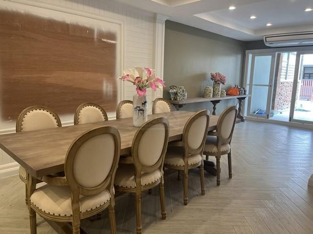 P952 ให้เช่า ทาวน์โฮม หมู่บ้านวัฒนา นราธิวาสราชนครินทร์ 22 รีโนเวทใหม่ บ้านสวย เฟอร์นิเจอร์ครบ บิ้วอินทั้งหลังสวยมาก