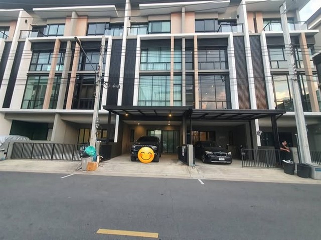 ให้เช่าโฮมออฟฟิศ 4 ชั้น  โครงการพรีเมี่ยมเพลส เกษตร-นวมินทร์ รามอินทรา เหมาะสำหรับ สำนักงาน คลินิกทันตกรรม คลินิกความงาม