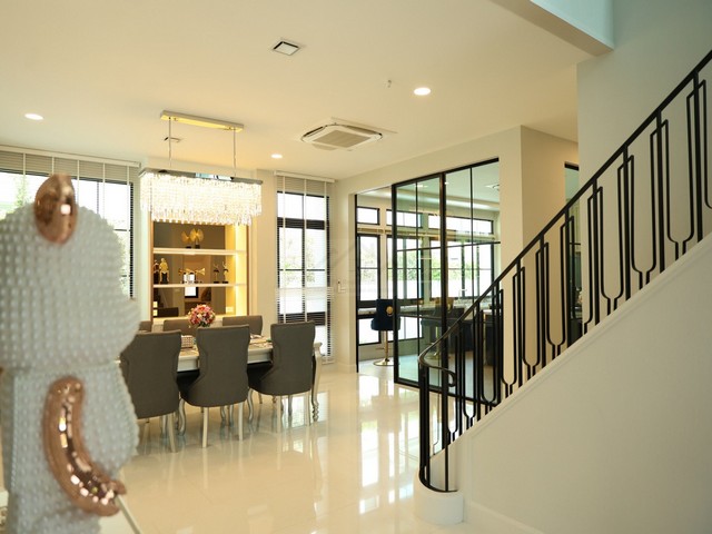 ขายบ้านเดี่ยว Pool Villa สุดหรู 150ตรว นันทวัน พระราม9-กรุงเทพกรีฑาตัดใหม่ แปลงมุม ติดสวน ติดสโมสร แปลงสวยสุดในโครงการ ใกล้นานาชาติ Brighton