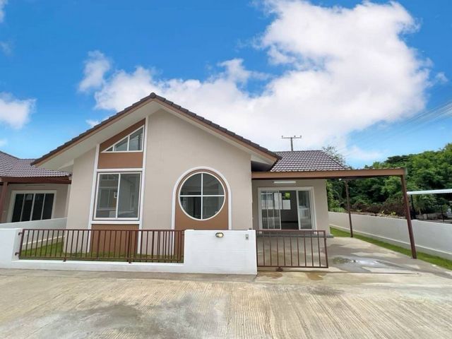 ราคาเริ่มต้นที่ 1.99 ล้าน 43-45 ตรว. #บ้านสร้างใหม่ #หนองผึ้ง #สารภี สไตล์โมเดิร์น 2 หลังเท่านั้น ขายต่ำกว่าราคาประเมิน