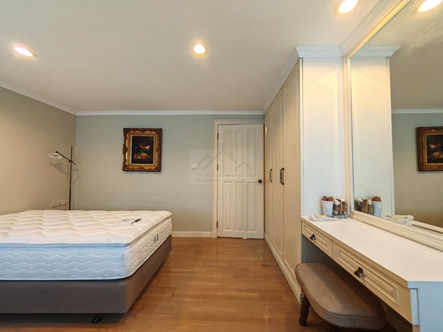 ให้เช่าคอนโด ลาเมซอง ร่วมฤดี La Maison Ruamrudee 164 ตร.ม. 2 ห้องนอน ใกล้ BTS เพลินจิต