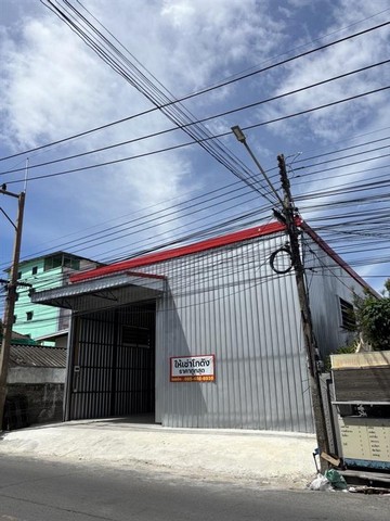 โกดังให้เช่า ซ.บุญคุ้ม 2 ราคา 18,000 บาท ต่อเดือน ขนาด 163 ตร.ม.