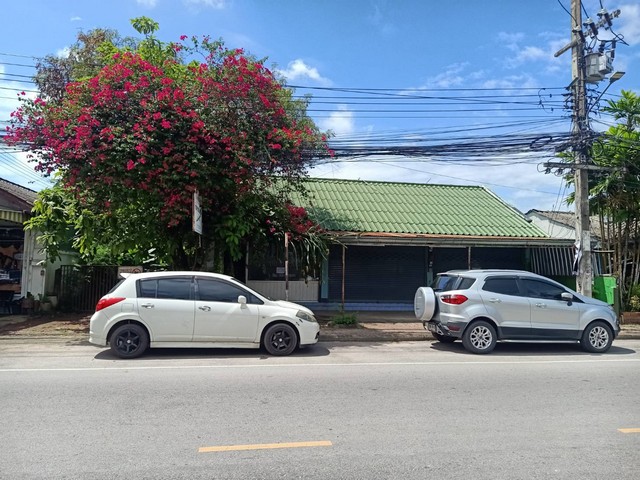 ขายกิจการ คลินิกทำฟัน คลินิกทันตกรรมเทคนิค  ต.ในเมือง อ.เมือง จ.ลำพูน