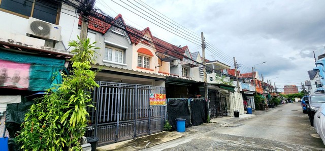 หมู่บ้านรุ่งทรัพย์สามัคคี ถ.สามัคคี ต.ท่าทราย อ.เมือง จ.นนทบุรี