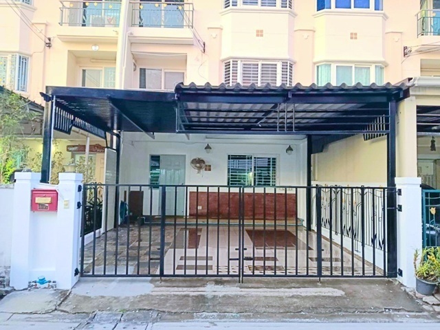 สารสาสน์วิเทศสุวรรณภูมิ200ม ให้เช่าทาวน์เฮาส์ 3 ชั้น 23 ตร.วา.280 ตร.ม MRT ศรีด่าน 1.2 กม.3 นอน 3 น้ำ ตลาดสดบางพลี 2.6 กม.