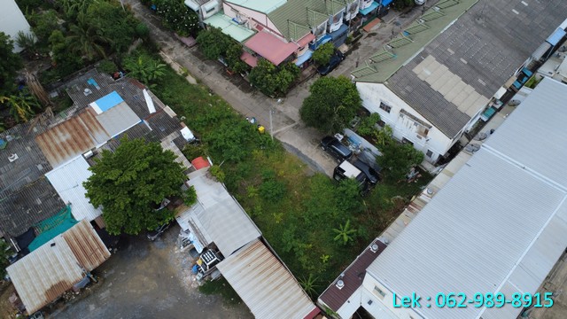 ขายที่ดินเปล่า ถมแล้ว เนื้อที่ 104 ตรว. ทำเลดีมาก ในหมู่บ้าน เสริมสุขนคร อ.ปากเกร็ด