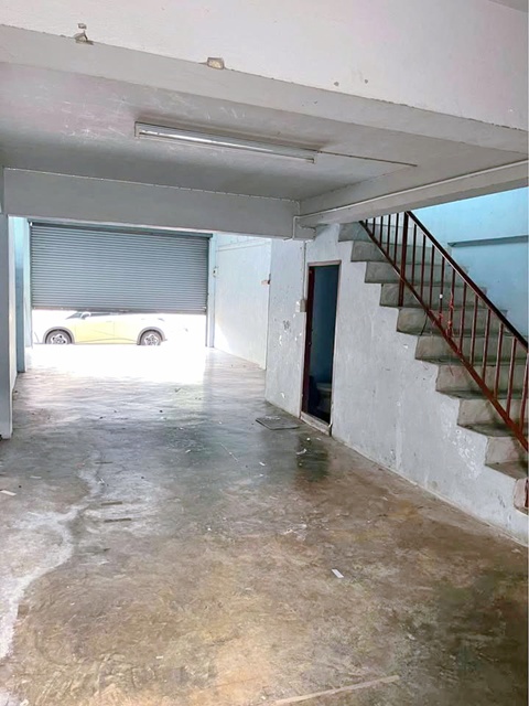 แม็คโคร บางบอน  ให้เช่าอาคารพาณิชย์ 3 ชั้นรวมชั้นลอย  ซ.สะแกงาม 48-54 เซ็นทรัล พระราม2 1.1กม.ดาดฟ้า 18 ตร.วา. 220 ตร.ม. 2 นอน 1 น้ำ