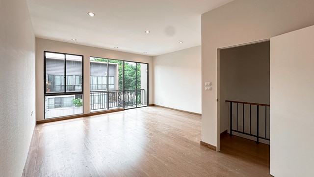 P964 ขายทาวน์โฮม บ้านกลางเมือง พระราม 9-กรุงเทพกรีฑา (ตัดใหม่) Baan Klang Muang Rama 9-New Krungthep Kreetha ถนนกาญจนาภิเษก 23 เขตสะพานสูง