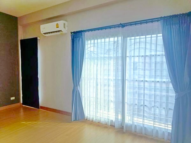 สไตล์โมเดิร์น สุขาภิบาล5 สายไหม ตลาดลาดสวาย 1.1 กม.ทาวน์โฮม 2 ชั้น 3 นอน 2 น้ำ รร.เตรียมบัณฑิต 2.6 กม. แหล่งชุมชน ช้อปปิ้ง