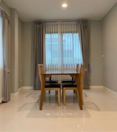 บ้านเดี่ยวตรงข้าม รร.นานาชาติ Grace : GIS เฟอร์ครบ แอร์ครบ รับสัตว์เลี้ยงได้