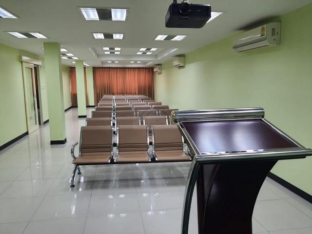 P967 ให้เช่า อาคารพาณิชย์ 5 ชั้น ชั้นดาดฟ้า 1,080 ตรม. ซอยรัชดาภิเษก 22 ใกล้ MRT รัชดาภิเษก เขตห้วยขวาง ทำเลดี เหมาะทำธุรกิจ