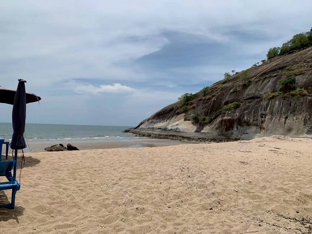 ขายที่ดินสวย 13-1-18 ไร่ เขาเต่า ทำเลสวย ติดภูเขา ติดหาด  หัวหิน  ประจวบคีรีขันธ์   ZW578