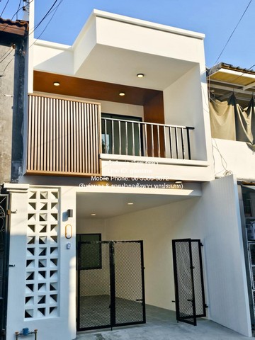 Townhouse ขายทาวน์เฮ้าส์ 2 ชั้น (รีโนเวทแล้ว) ใกล้สนามบินดอนเมือง 18 ตร.ว. 3 น 2 น้ำ ราคา 2.45 ล้านบาท  area 18 ตาราง-วา 3 Bedroom 2 BR 2450000 - เข้าอยู่ได้ทันที เป็นทาวน์เฮ้าส์ สภาพรีโนเวทเหมือนใหม่ มีสภาพแวดล้อมที่ดี อยู่ใกล้สถานี BTS แยก คปอ. และ
