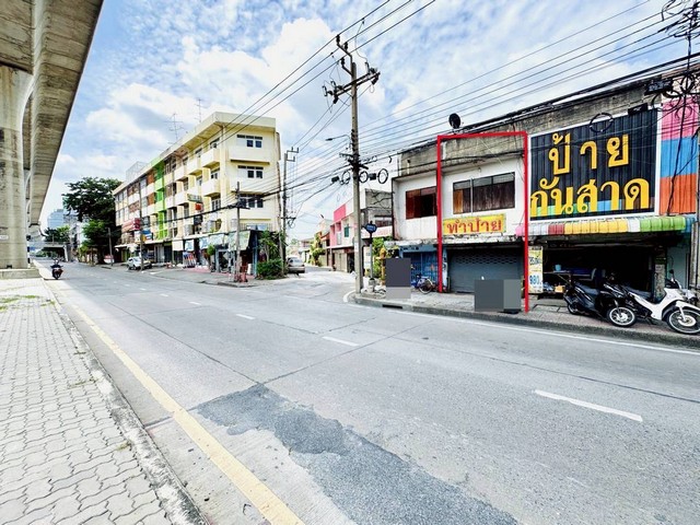 ขายอาคารพาณิชย์ 2 ชั้น ติดถนนกรุงเทพ-นนท์ เนื้อที่ 14.6 ตร.ว.