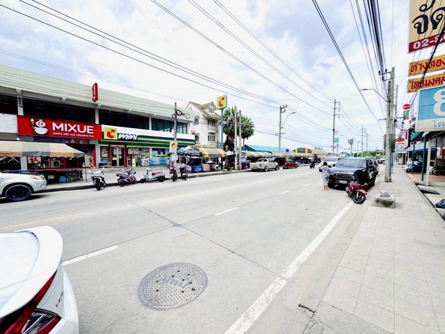 ขายอาคารพาณิชย์ ติดถนนบางบอน 3 เนื้อที่ 20 ตร.ว. แขวงหนองแขม เขตหนองแขม