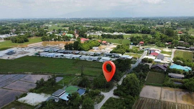 ขายด่วนที่ดิน 2 แปลง เหมาะทำบ้านขายอยู่ในแหล่งชุมชนน้ำไฟ พร้อม