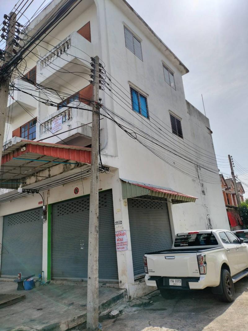 ขายอาคารพาณิชย์ 3 ชั้นครึ่ง หัวมุม  ทำเลทอง  อำเภอธัญบุรี จังหวัดปทุมธานี
