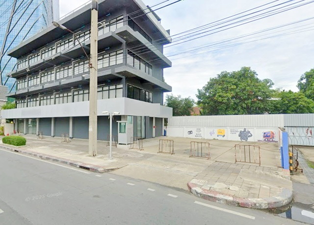 สำนักงาน ออฟฟิศ 4 ชั้น 6 คูหาMRT ศูนย์การประชุมแห่งชาติสิริกิติ์ 600 ม.1080 ตร.ม.รร.นานาชาติออสเตรเลีย 2.4 กม ทำเลดี เอ็มโพเรียม 2.4 กม