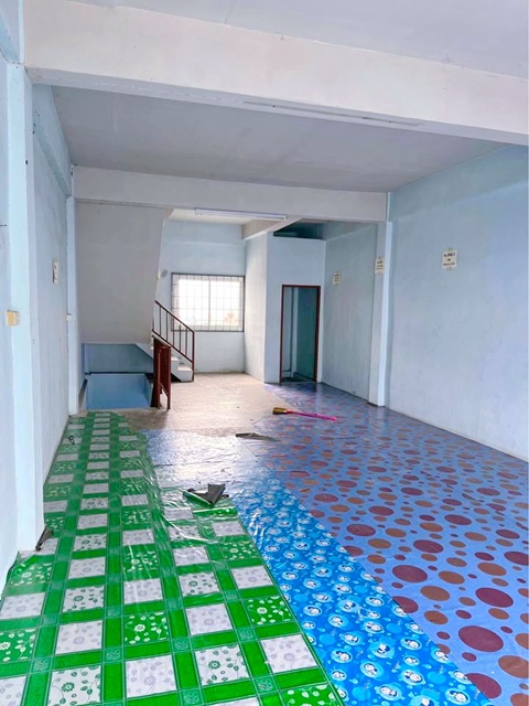 พระราม2 1.1กม. สะแกงาม ซ.สะแกงาม 48-54 เซ็นทรัล ให้เช่าอาคารพาณิชย์ 3 ชั้นรวมชั้นลอย ดาดฟ้า 18 ตร.วา. 220 ตร.ม. 2 นอน 1 น้ำ