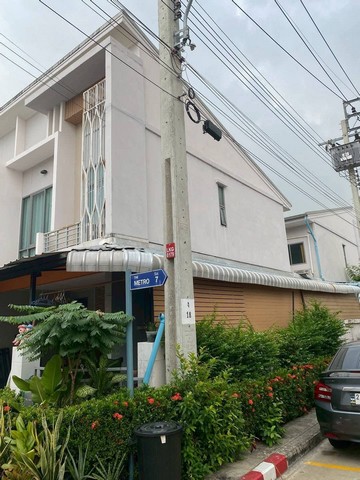 ขายทาวน์โฮม หมู่บ้าน เดอะเมทโทรพระราม9 กรุงเทพกรีฑา ตัดใหม่ เขตสะพานสูง กทมฺ