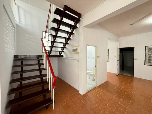 #ขายบ้านเดียวชลบุรี ทำเลดีตัวเมืองชลบุรี  ใกล้ธนาคาร ธอส ชลบุรี  พื้นที่  60 ตารางวา3 ห้องนอน  2 ห้องน้ำ