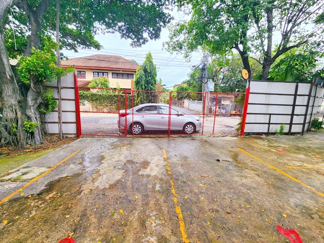 ให้เช่าโฮมออฟฟิศ 1 ชั้น BTS พระโขนง 400 ม.เกตเวย์ เอกมัย 3.5 กม.BTSบางจาก 395 ม.20 ตร.วา. 82ตร.ม. 2 ออฟฟิศ 2 น้ำ   ตลาดพระโขนง 700 ม.