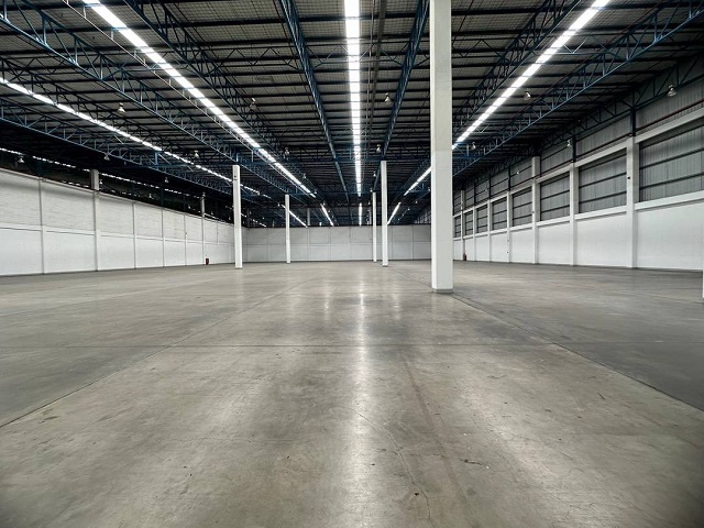 ซ.สุขุมวิท 16-22 นิคมอุตสหกรรมมาบตาพุด 100 ม. ให้เช่าโกดัง 4,220ตร.ม. ถูกที่สุดในโลก 76 บาทต่อตรม.อุตสาหกรรมระยอง 1.1 กม.