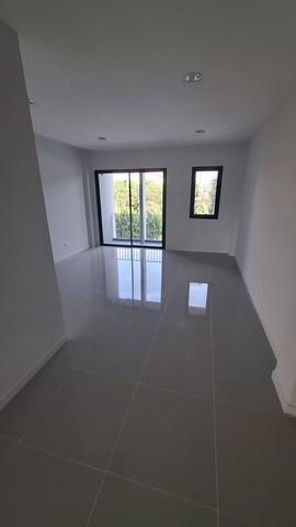 ให้เช่าอาคารพาณิชย์ 3 ชั้น 30.41 ตรว. ย่านพระราม 5 นครอินทร์ ใกล้ตลาดสดพระราม 5