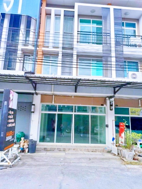 ตลาดเอซี คลองสี่ 2.2 กม. ลาดสวาย อำเภอลำลูกกา  BTSคูคต 3.1กม. ให้เช่าทาวน์โฮม 3 ชั้น 19ตร.วา. 230ตร.ม. รร.สายไหม 2.4กม. 3นอน 3น้ำ  