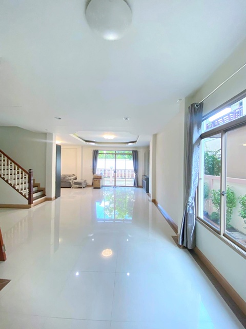 เวสต์วิลล์ 100ม.ตรงข้าม เซ็นทรัล MRTบางยี่ขัน 4.7 กม. 5นอน ให้เช่าคฤหาสน์ 2 ชั้น 66 ตร.วา. 280 ตร.ม. 6 แอร์ พร้อมเฟอร์ .3 น้ำ