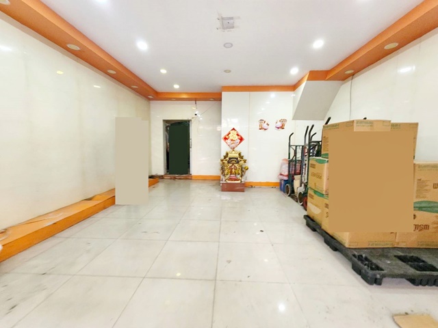 MRT วัดมังกร 497ม. เผยอิง ถ.ทรงวาด เยาวราช ร้าน CAFEได้  ลานจอดรถช้าง ให้เช่าอาคาร 3ชั้น 25ตร.วา.291ตร.ม. 5นอน 3น้ำ ม.จุฬาลงกรณ์ 2.5 กม.