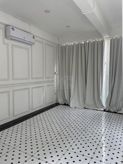 ให้เช่าบ้านเดี่ยว 2 ชั้น 40 ตรว. 200 ตรม. ถนนสุทธิสารวินิจฉัย ย่านรัชดา ใกล้ MRT สุทธิสาร 900 เมตร