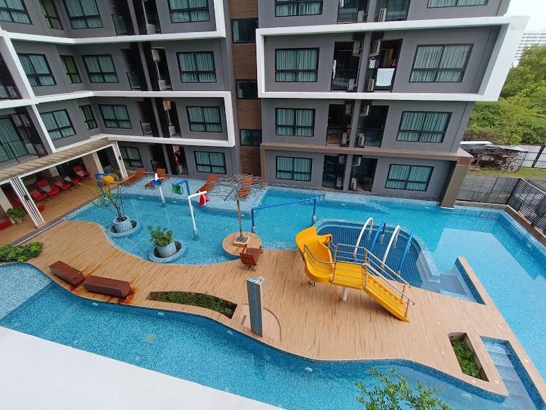 ขาย Maysa Condo Huahin เดินทางเข้าสู่ตัวเมืองได้ง่าย สะดวกทั้งรถส่วนตัวและรถสาธารณะ ใกล้ถนนเพชรเกษมเพียง 50 เมตร ทำเลทองใกล้สนามบิน