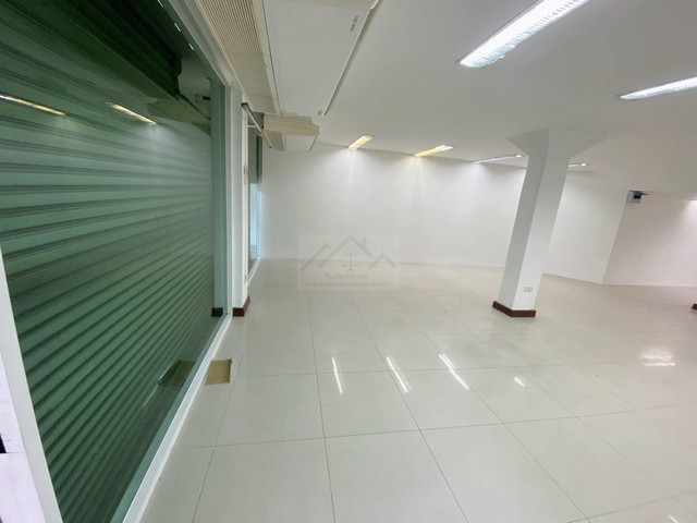 ให้เช่าตึก 5 ชั้น 2 คูหา ทำเลดี ติดถนนใหญ่  ติดทางลง MRT วงศ์สว่าง เหมาะค้าขาย ธุรกิจ ออฟฟิต Showroom