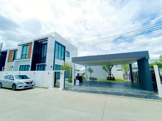 พูลวิลล่าใหม่ 2 ชั้น น่าลงทุน รับผลตอบแทนทันที หางดง 